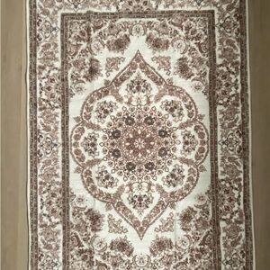 Elegant Brown and Cream Area Rug, door mat  2’ x 3’ washable, new!